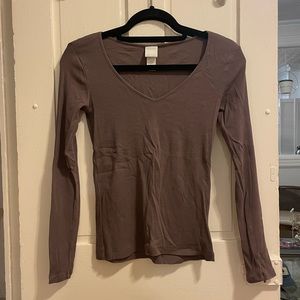 Purple ribbed long sleeve v-neck